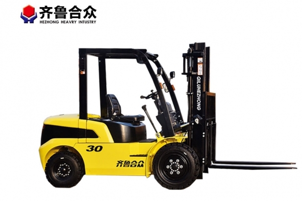 內(nèi)燃叉車下坡應(yīng)該怎么操作？