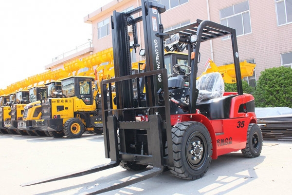 內(nèi)燃叉車出現(xiàn)燒瓦現(xiàn)象是因為什么？