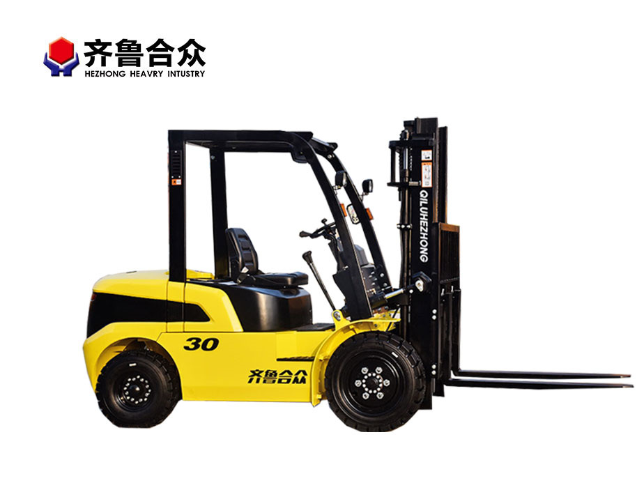 內(nèi)燃叉車起步和行駛時的注意事項