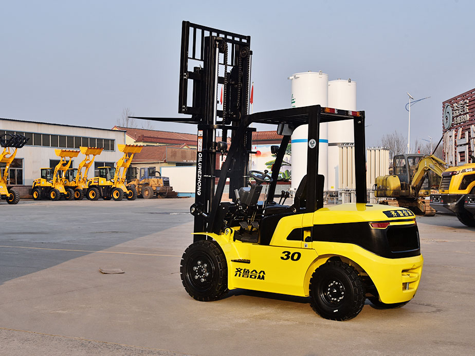 柴油內(nèi)燃叉車發(fā)動機(jī)使用的注意事項和保養(yǎng)